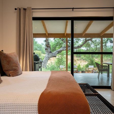 Nomads Den Private Villa With Heated Pool On Hoedspruit Wildlife Estate Riverbed Exterior foto