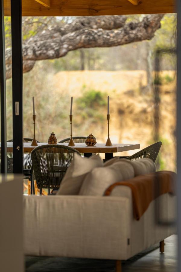 Nomads Den Private Villa With Heated Pool On Hoedspruit Wildlife Estate Riverbed Exterior foto