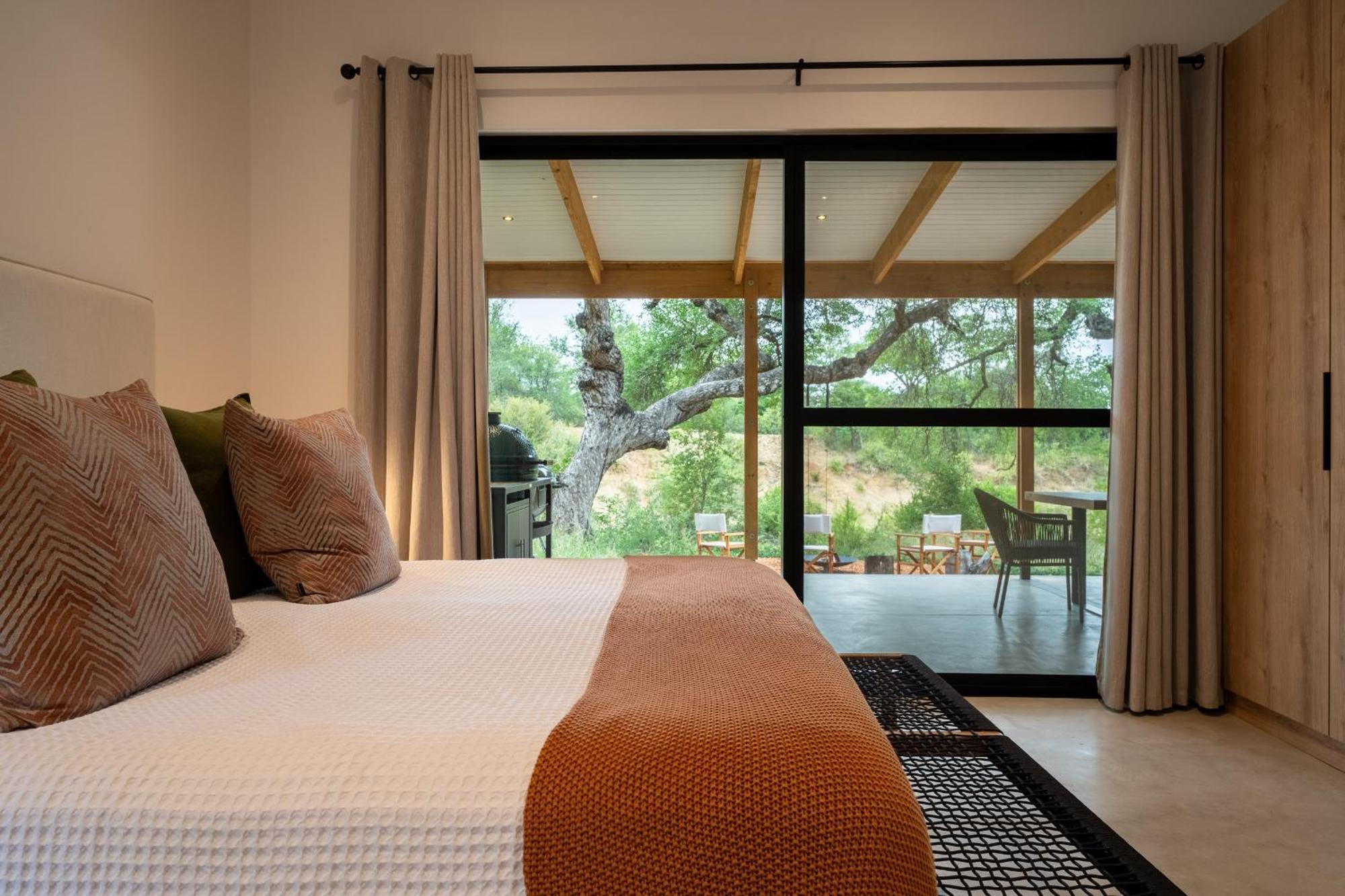 Nomads Den Private Villa With Heated Pool On Hoedspruit Wildlife Estate Riverbed Exterior foto