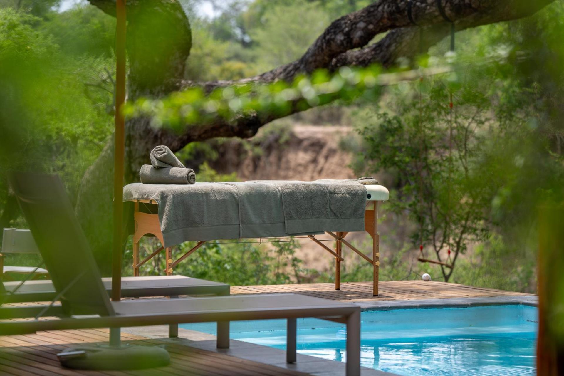 Nomads Den Private Villa With Heated Pool On Hoedspruit Wildlife Estate Riverbed Exterior foto